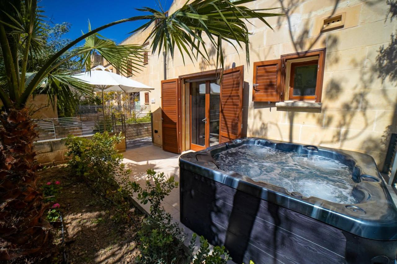 Getawaynpetto Private Duplex Maisonette With Jacuzzi Hot Tub Mgarr エクステリア 写真